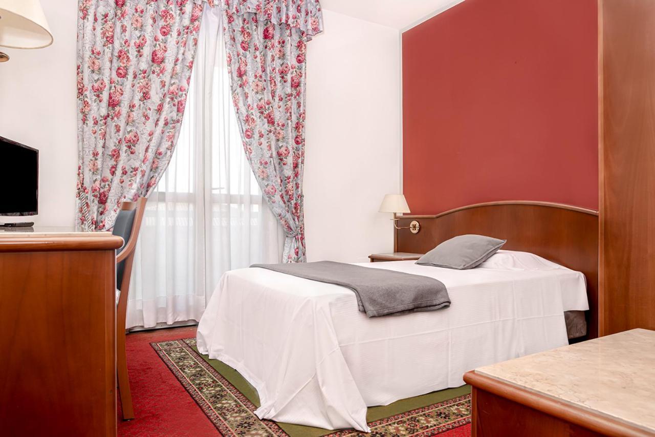 Hotel Poli Castelnovo di Sotto Exteriér fotografie